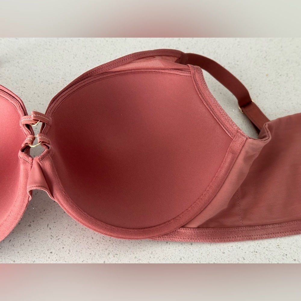 ⭐️Like New⭐️ Torrid: XO Plunge Push-Up Bra- Size 42B - Picture 10 of 14